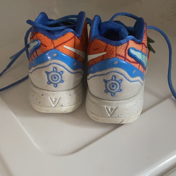 Nike Kyrie 5 spongebob pineapple house. - Picture 4 of 6